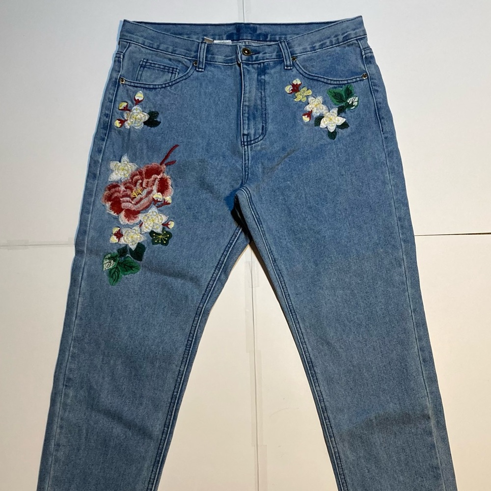 Charlie Charlie Charlotte Embroidered Hi-Rise Jeans Large Mom Jeans Flowers